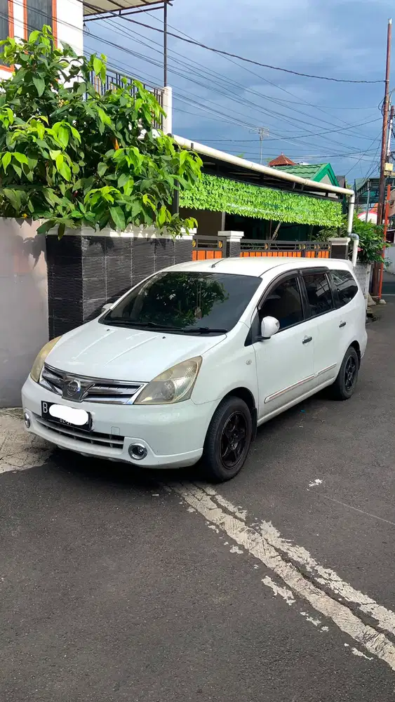 Nissan Grand livina 2012 Bensin