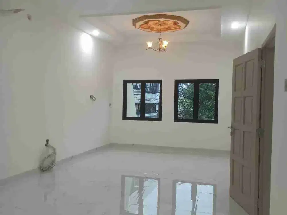 Rumah cantik brand new, bisa untuk usaha, lokasi di pinggir jalan raya ramai di Kelapa Sawit Raya
