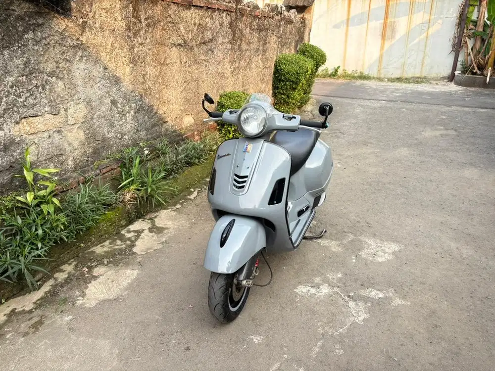 Vespa matic gts 150 3vie abu abu 2014 regis 2019 modif ganteng