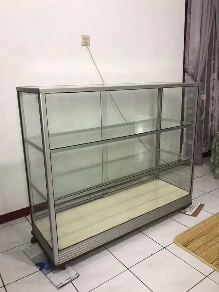 Etalase 1,2 meter