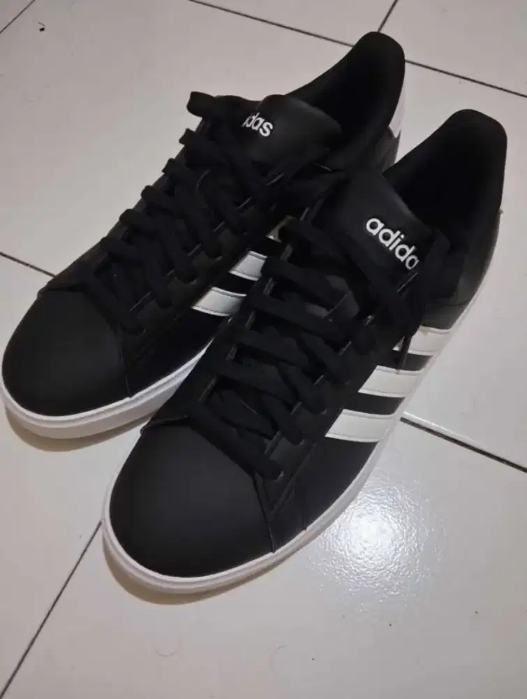 sepatu adidas grand court