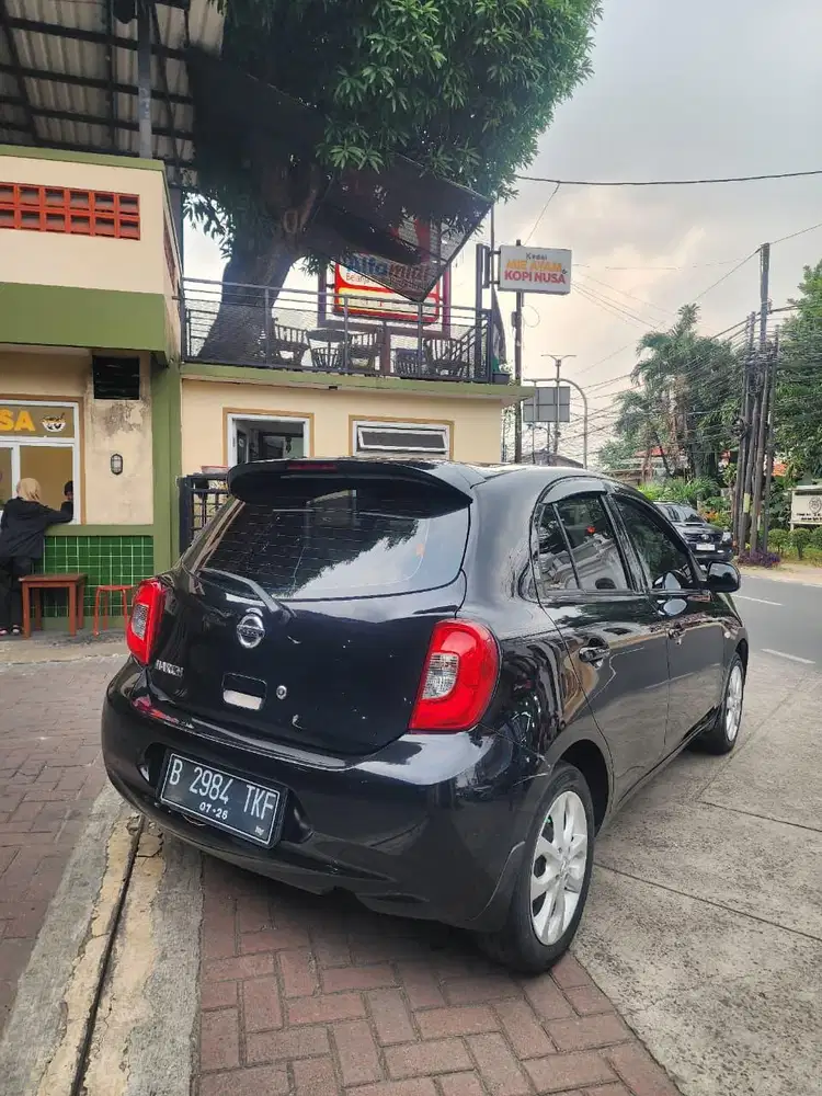 Nissan march 1.2 L at metic th 2016 hitam nopol Genap jakarta timur