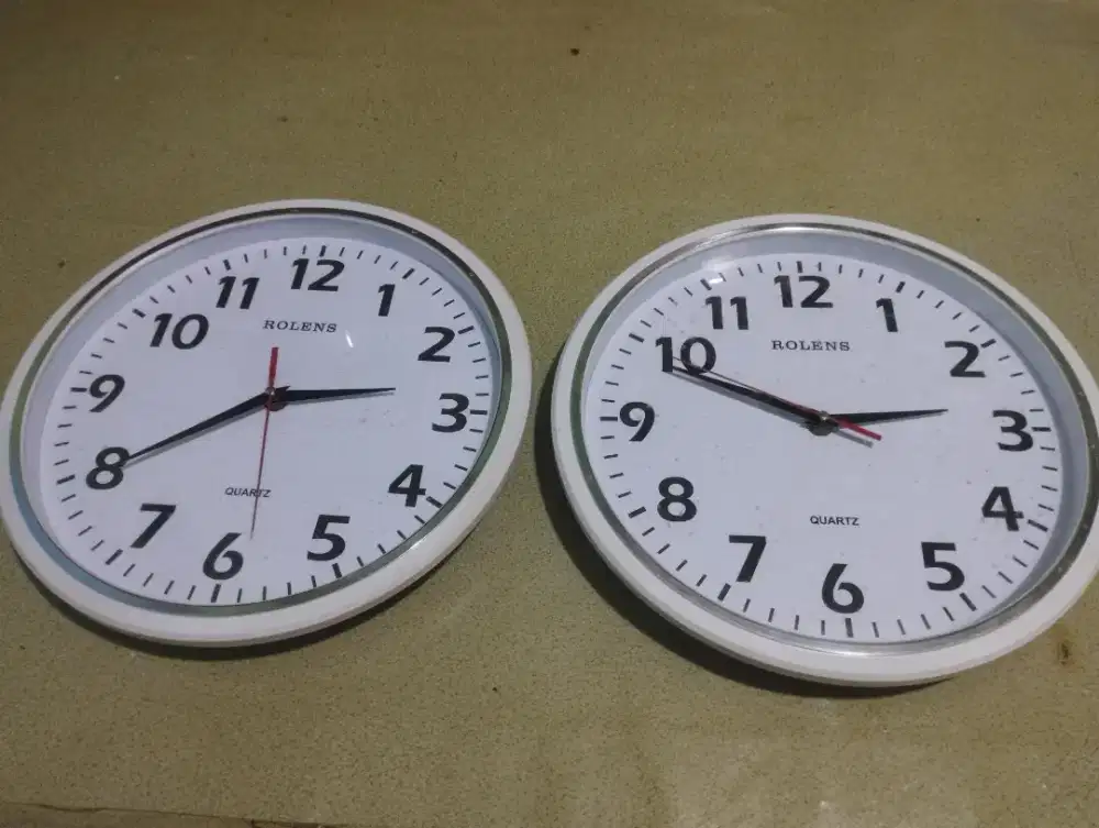Dijual jam rumah ada dua