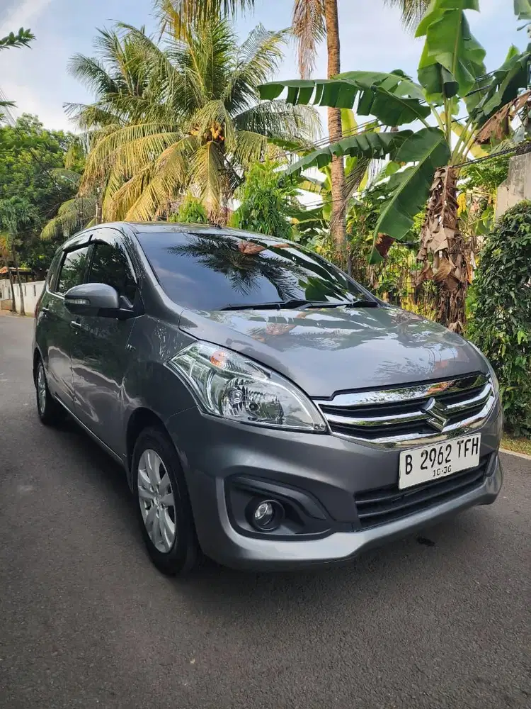 Suzuki Ertiga gx At metic Tahun 2015 Abu2 metalik nopol Genap jakarta