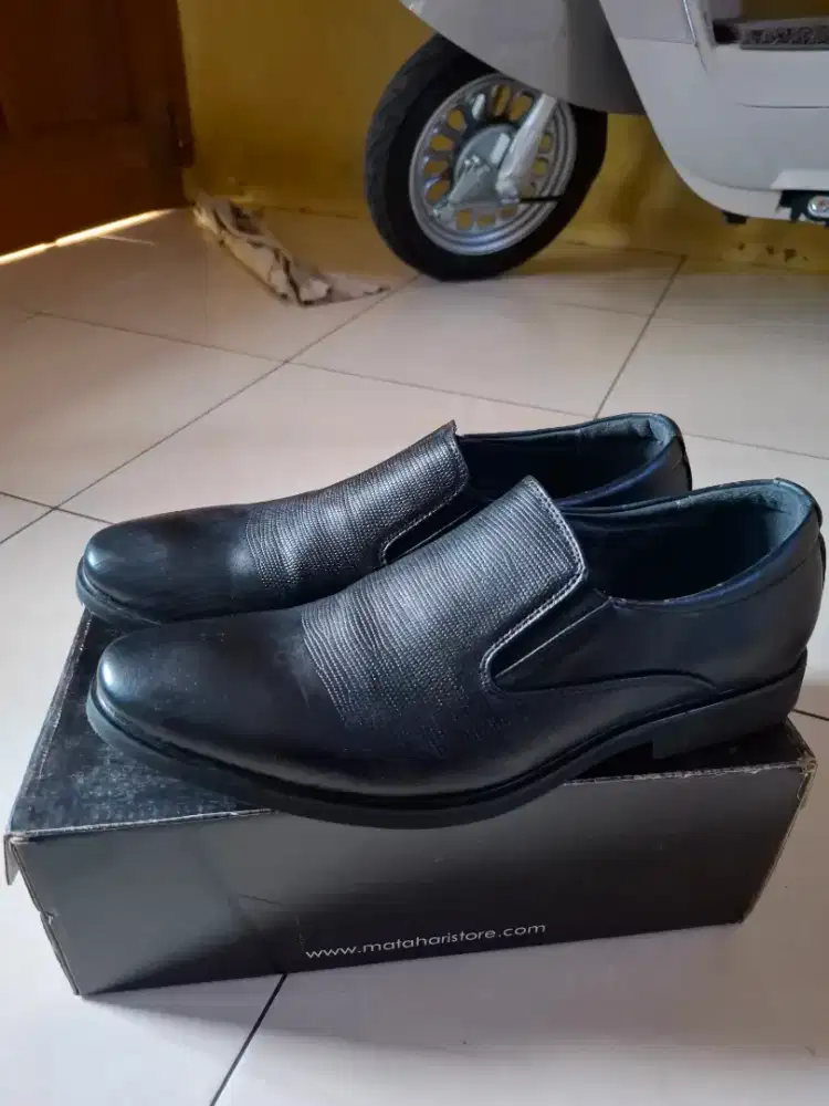 Sepatu pentofel merk cole ori