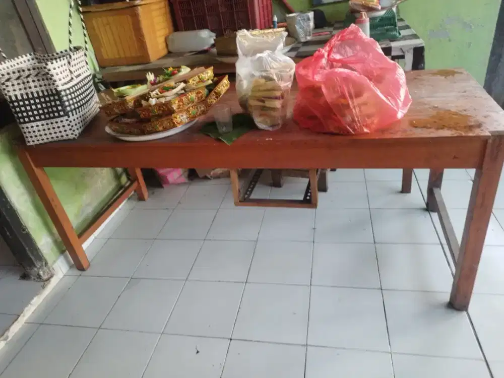 Perlengkapan usaha nasi babi guling