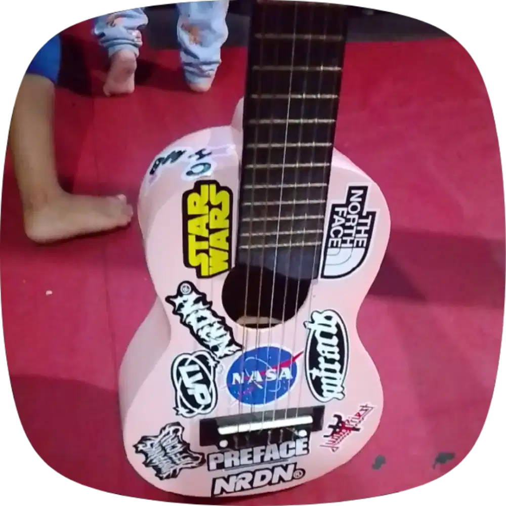 Gitar lele senar 6