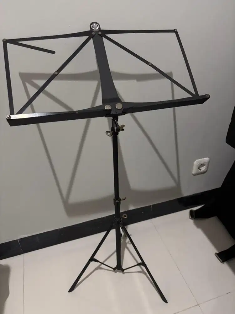 Music stand second layak pakai