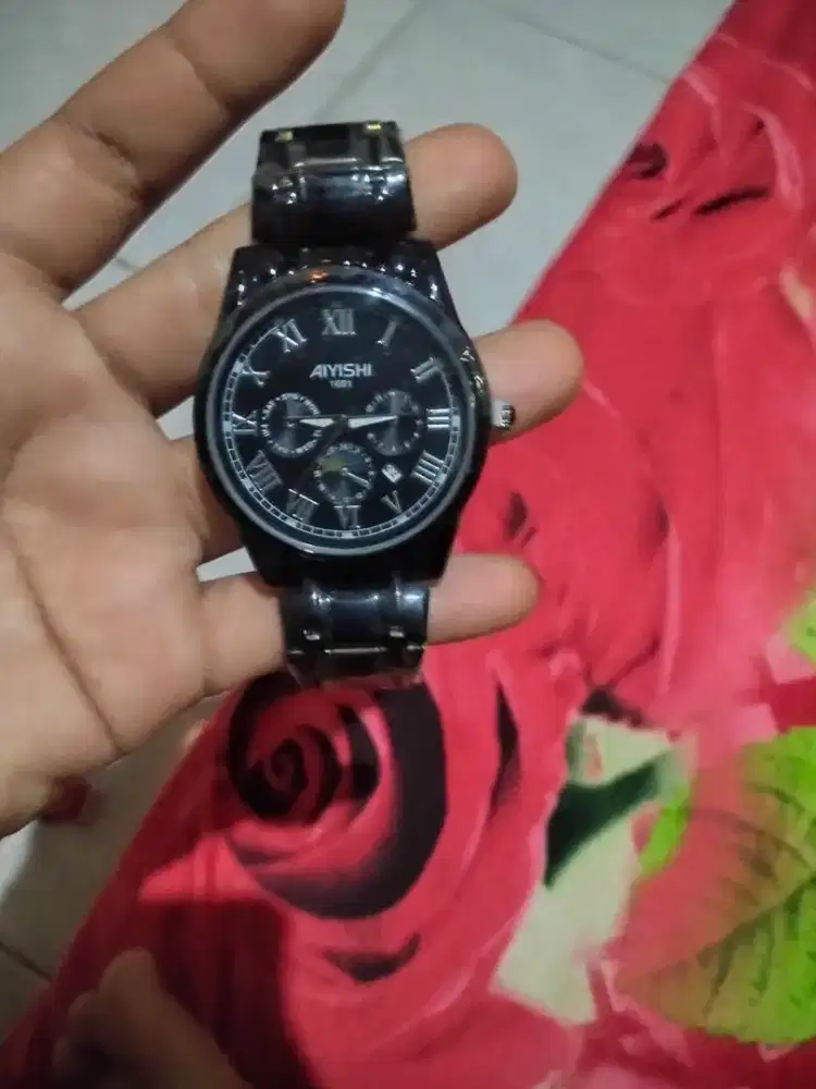 Jam tangan pria dan wanita