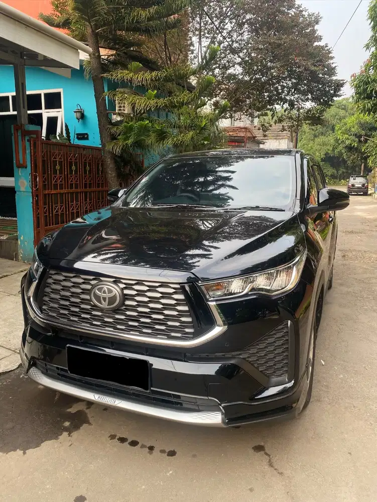 innova zenix hybrid V modelista 2025