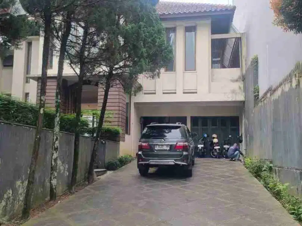 Rumah Bagus LT 404 m2 di kawasan setra duta hegar Bandung