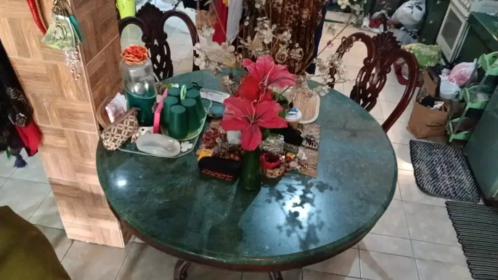 Meja Marmer Bulat