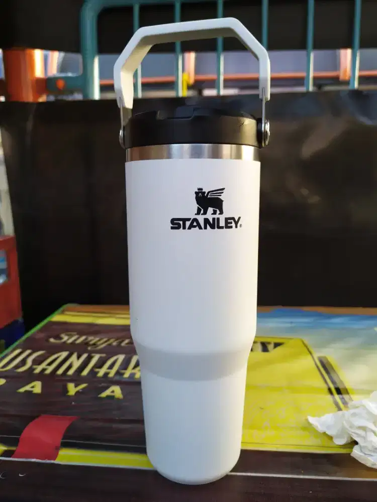 STANLEY The IceFlow Flip Straw Tumbler