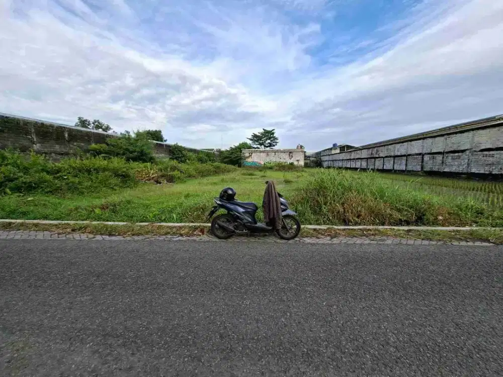 Tanah kosong strategis di Soragan Barat kota Jogja, dekat Mirota kampus, Tugu, stasiun dan kampus STPN