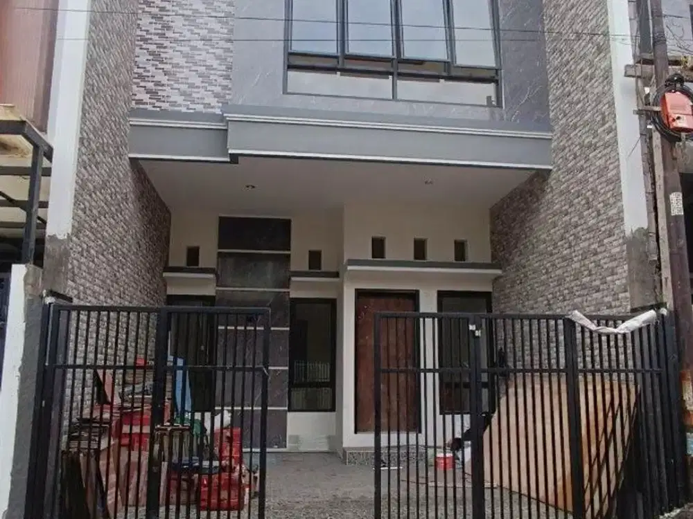 New House Karang Asem Dua Lantai, Lokasi Tengah Kota