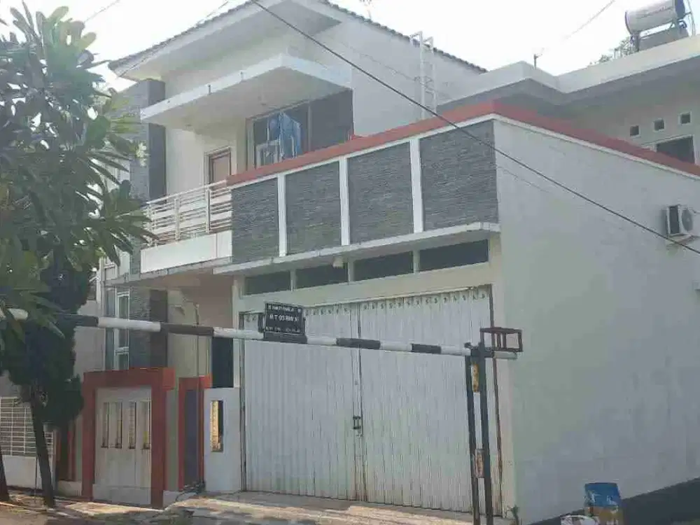 Rumah Hook 2 Lt di Perum Permata Puri, Ngaliyan Semarang