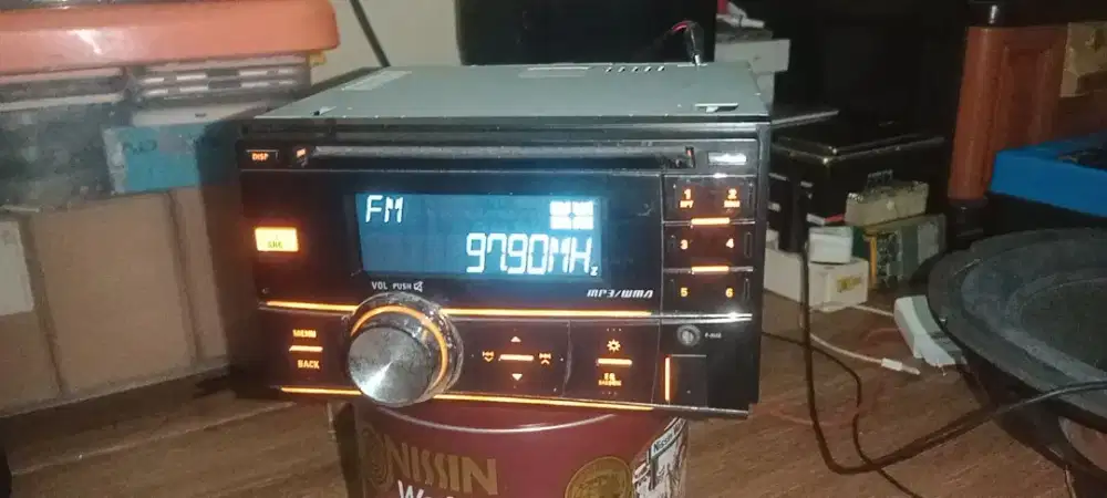 Dobeldin JVC model KW-R400S segel copotan mobil