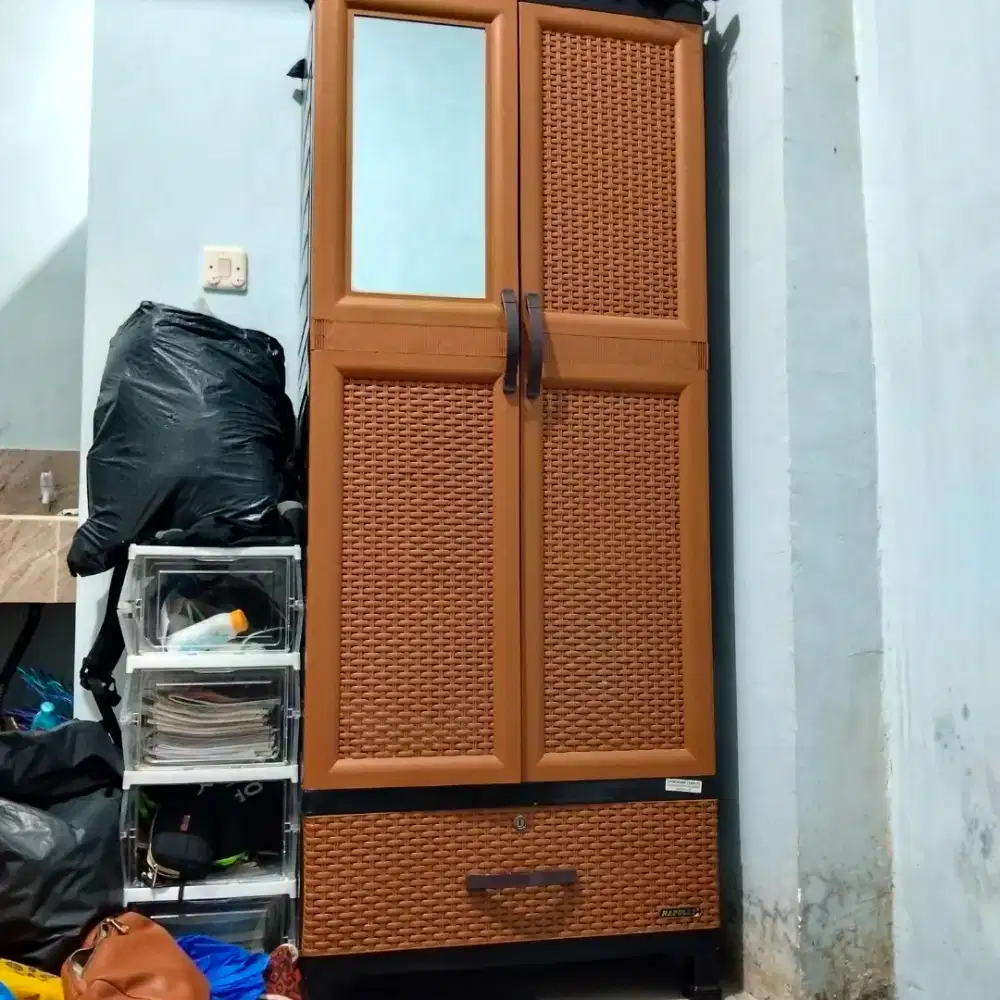 Lemari pakaian,rak piring