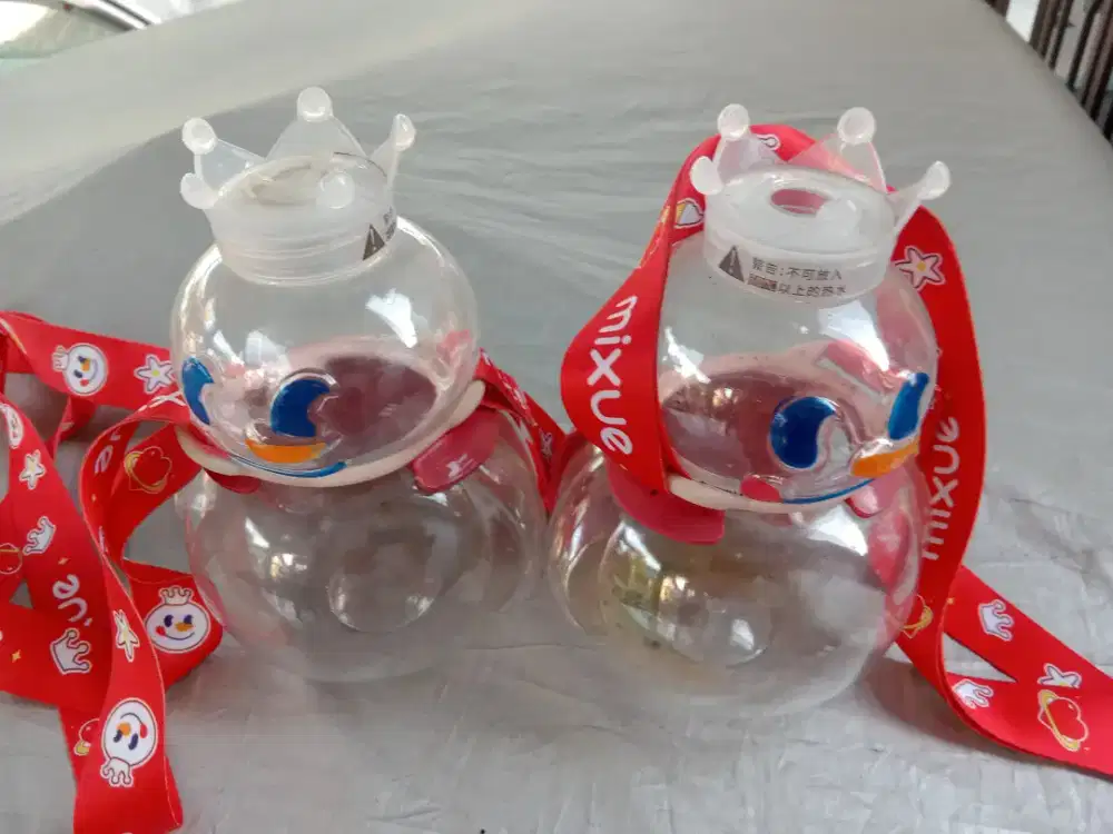 Botol minuman mixue