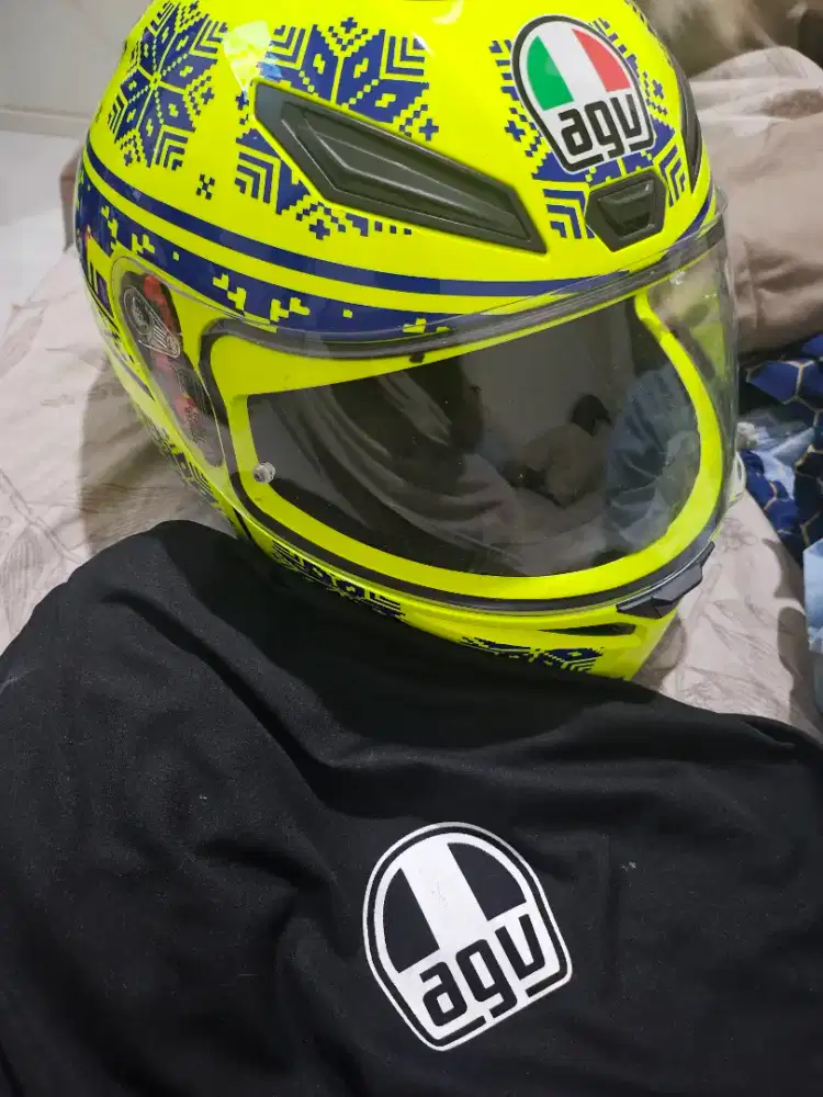 Helm sports AGV series VR46