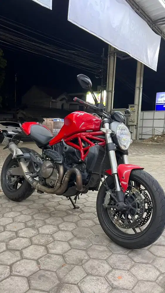 Ducati Monster 821