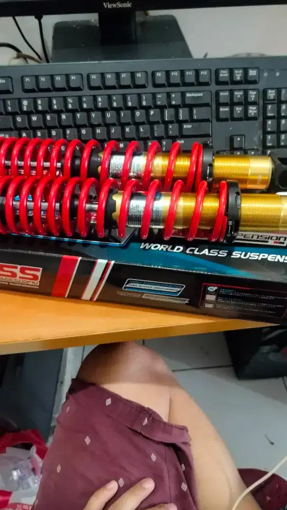 shock yss dtg-evo tb 220-350 warna merah gold honda pcx 150