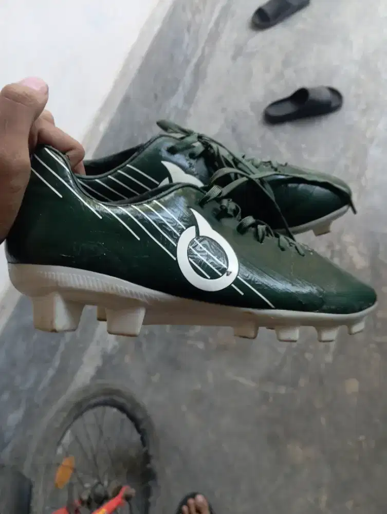 Sepatu ortuseight insignia fg second