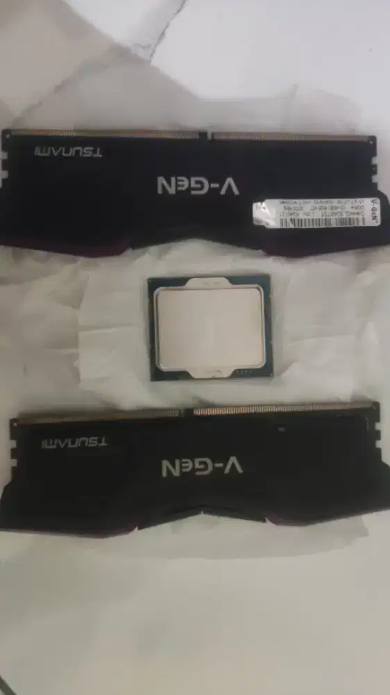 Prosesor i5 12400F & Ram 8gb (2x4gb) DDR4 3000Mhz