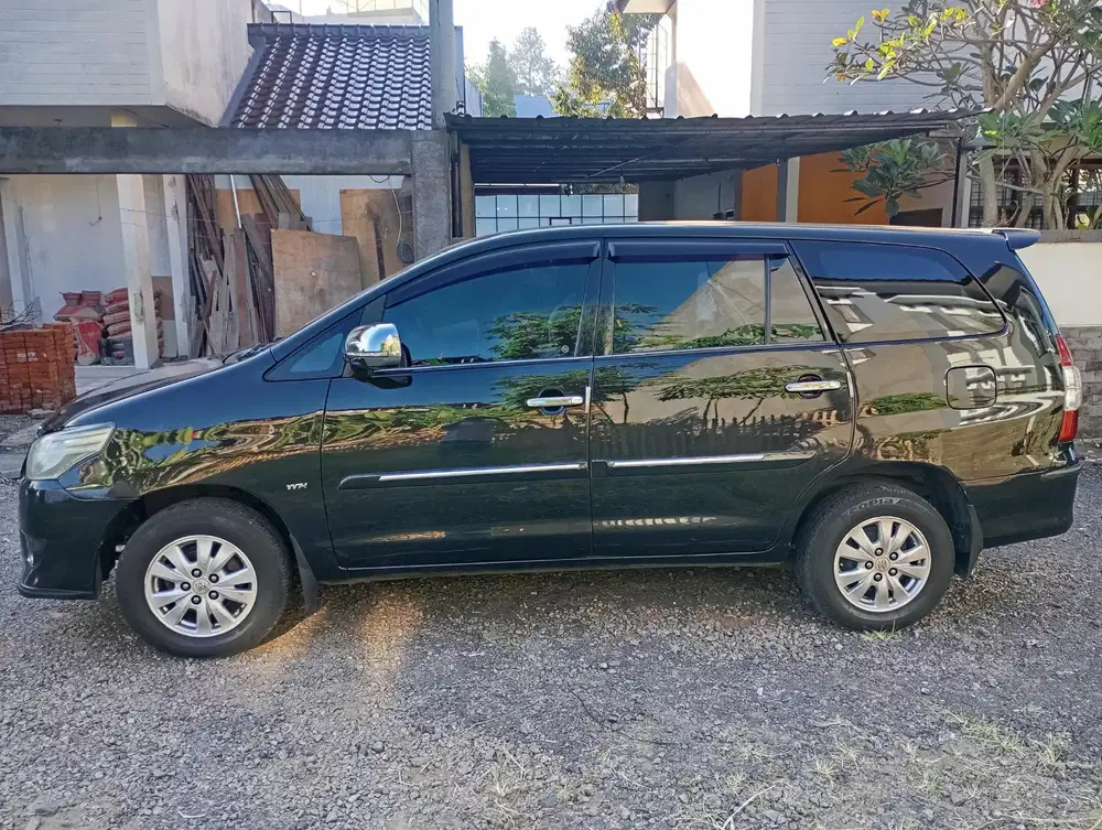 Toyota Kijang Innova 2012 Bensin