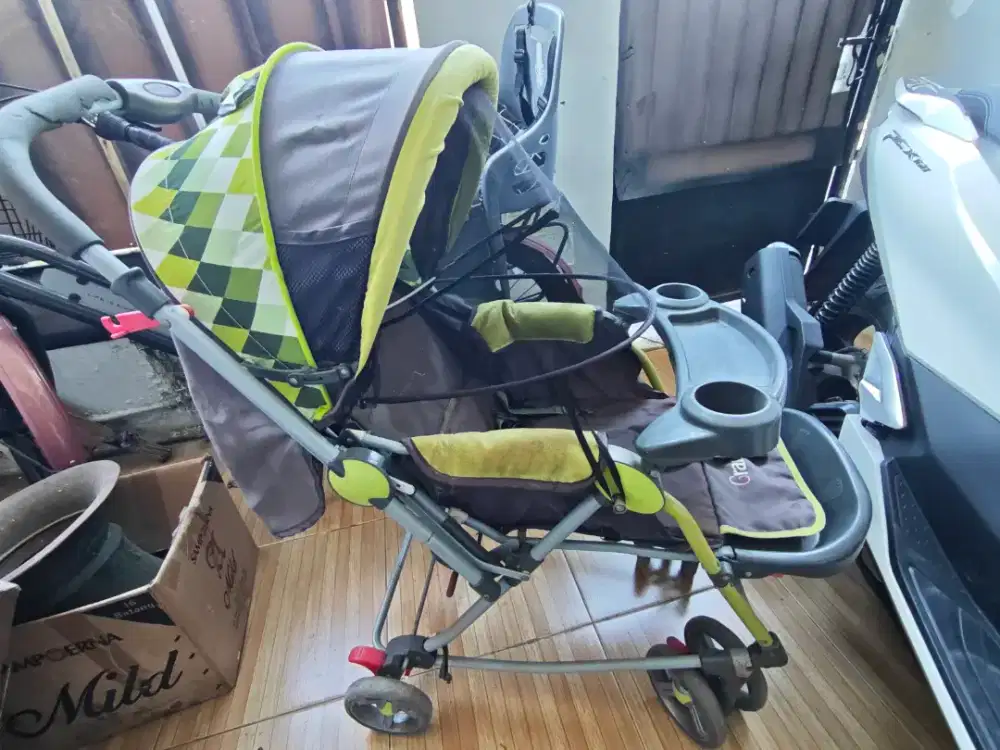 Stroller Bayi Merek Pliko Grande