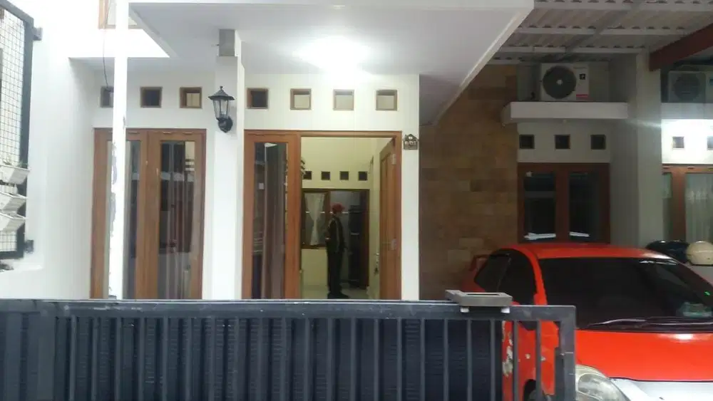 Disewakan Rumah Strategis Solo