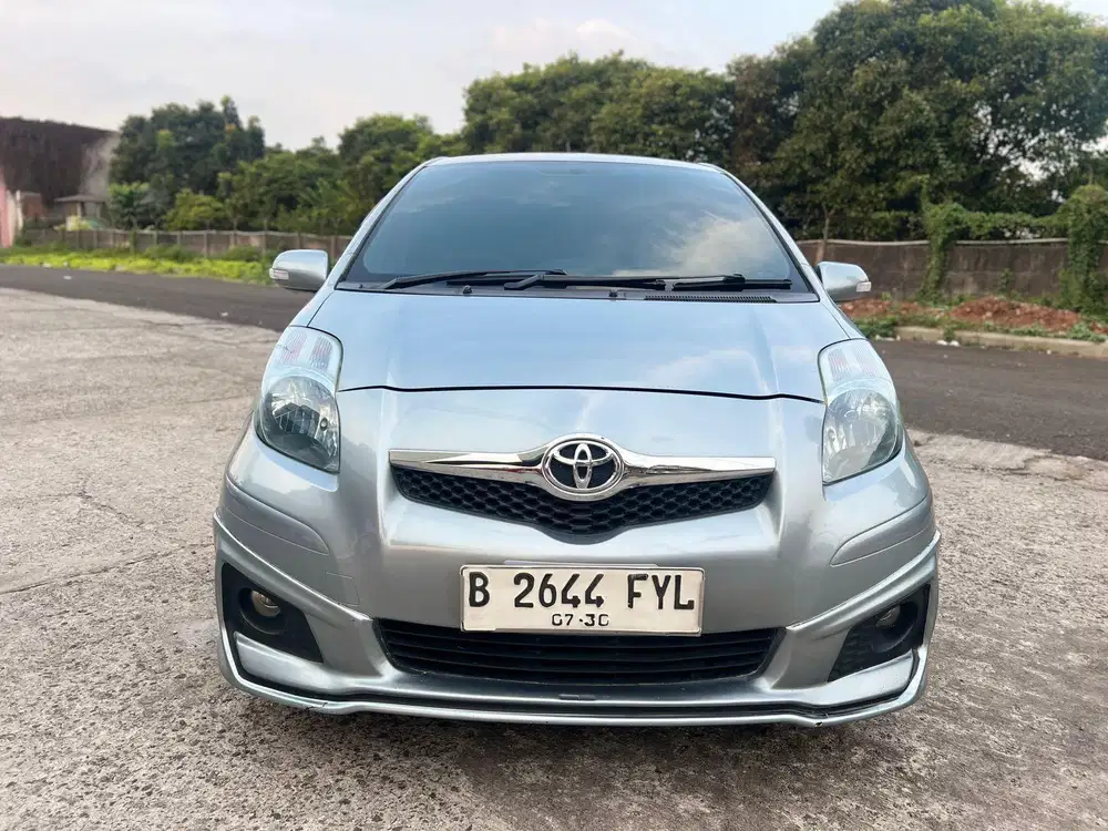 TOYOTA YARIS 1.5 S LIMITED AT 2010