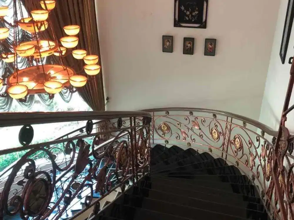 rumah mewah di villa permata gading