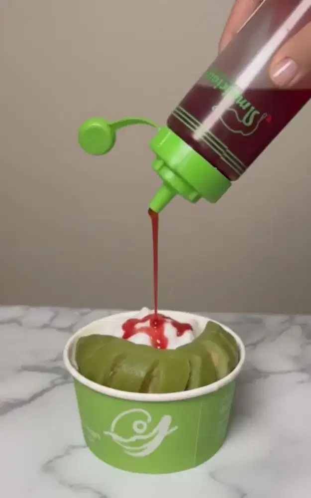 Es pisang Ijo khas Makasar