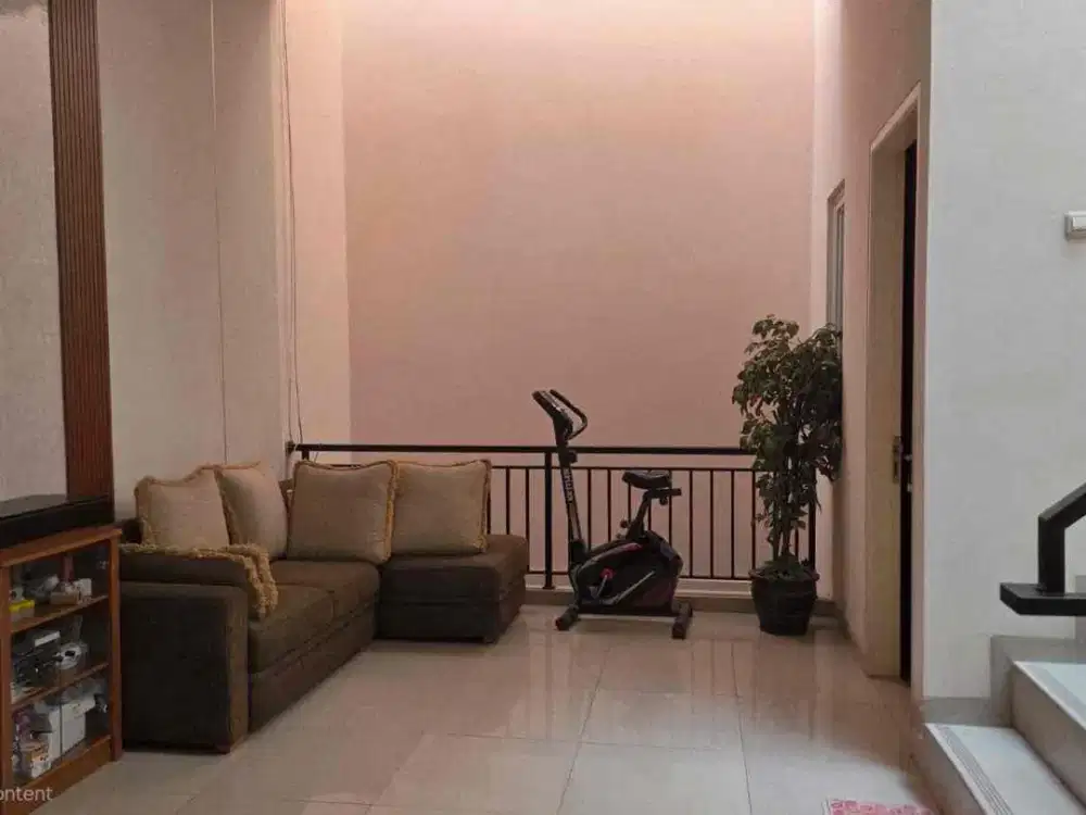 rumah di kelapa gading 2.5 lantai