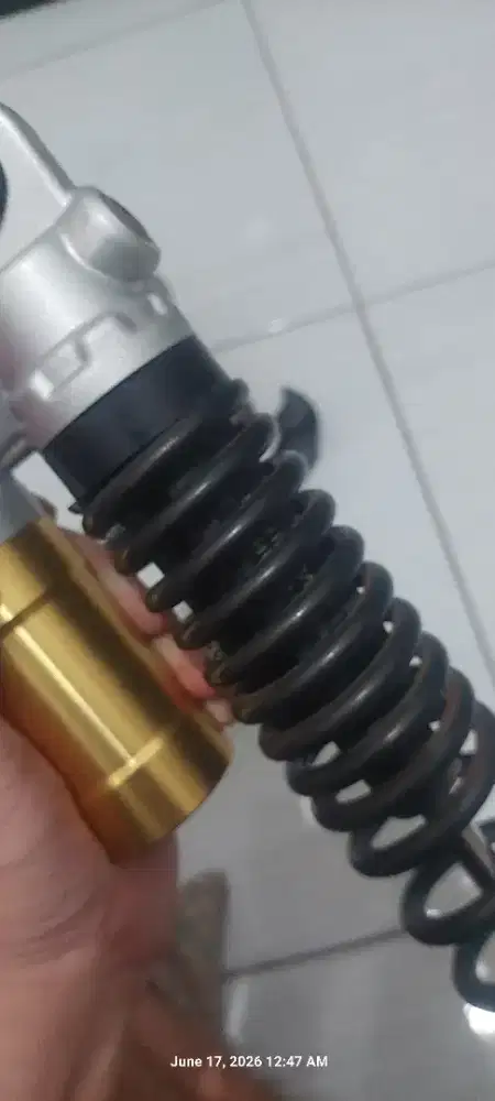 Shockbreaker belakang Yamaha Lexi 125 Copotan