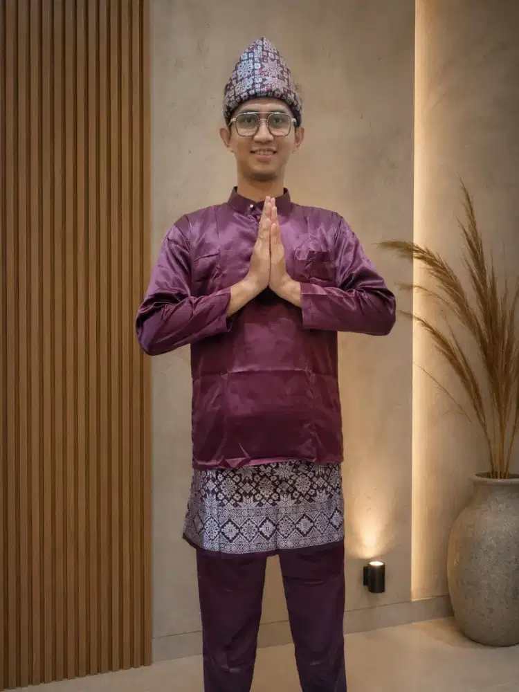 Setelan melayu laki laki dewasa