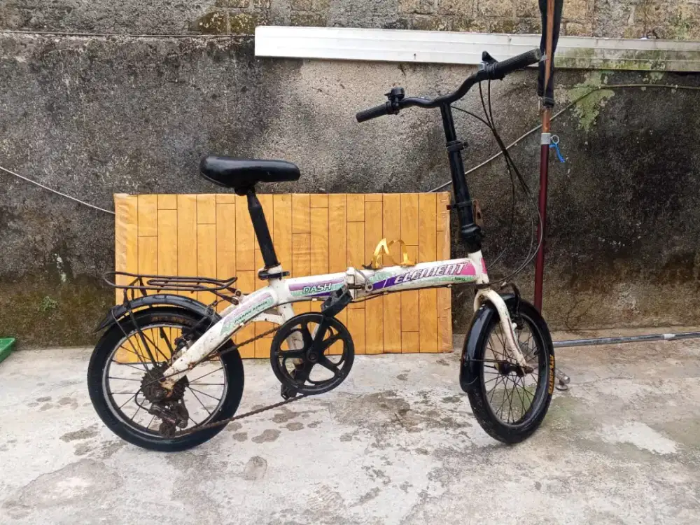 sepeda lipat merk element