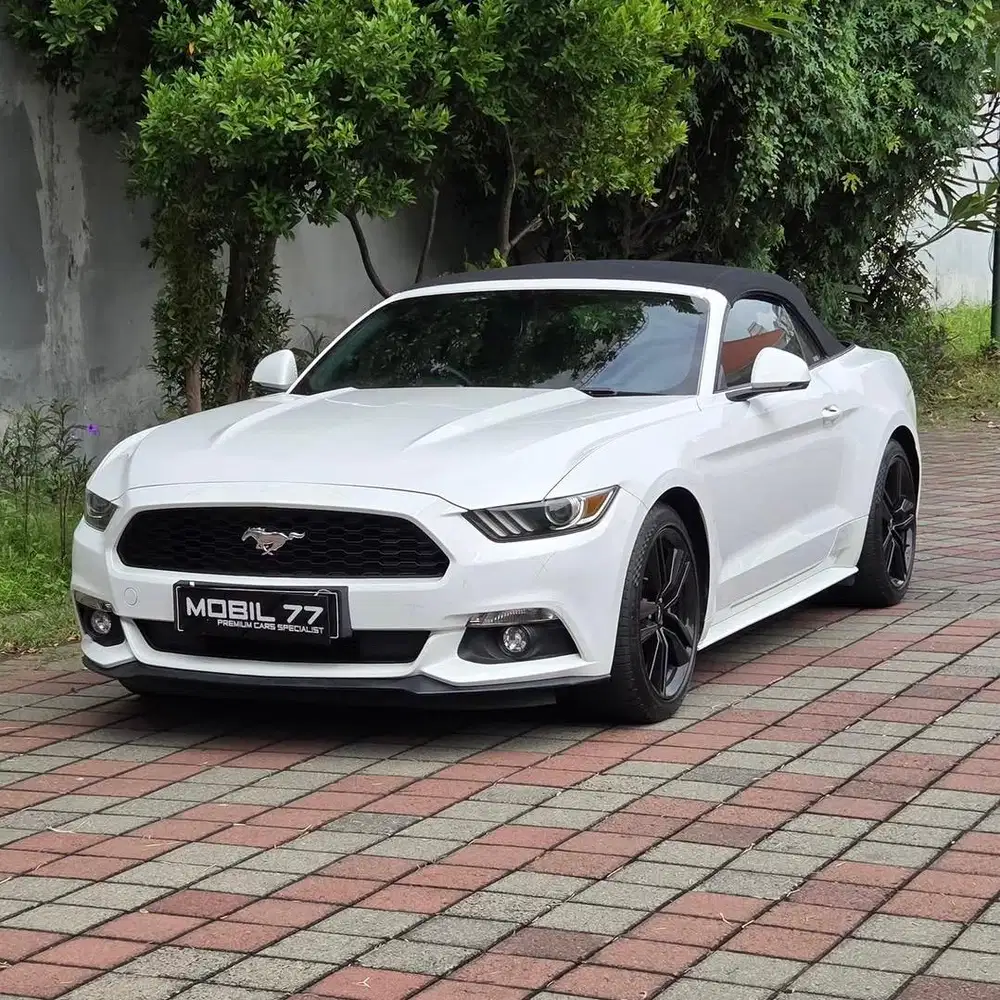 9rb miles - Ford Mustang Cabriolet - 2016 (Like New Condition)
