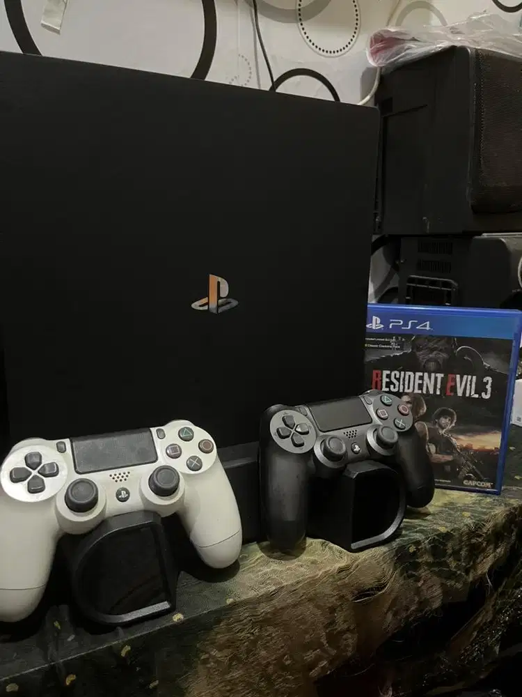 PS4 Pro 1Tb Full set