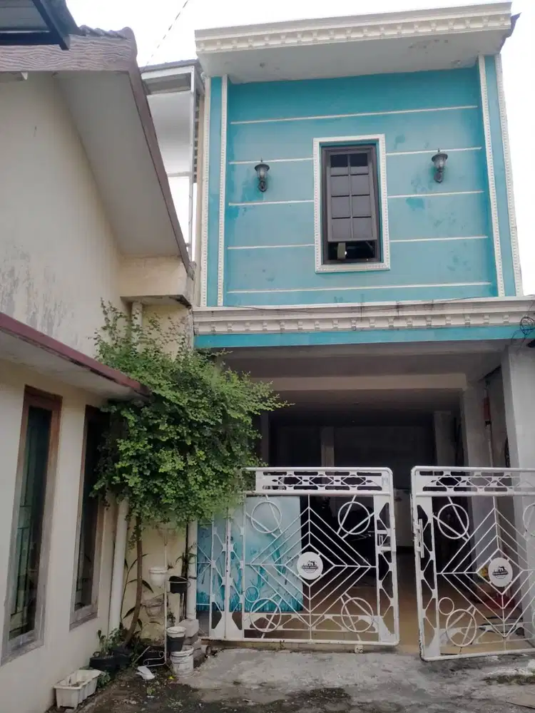 Dikontrakkan rumah kost 2 lantai 4 KT di Proliman Ketandan.