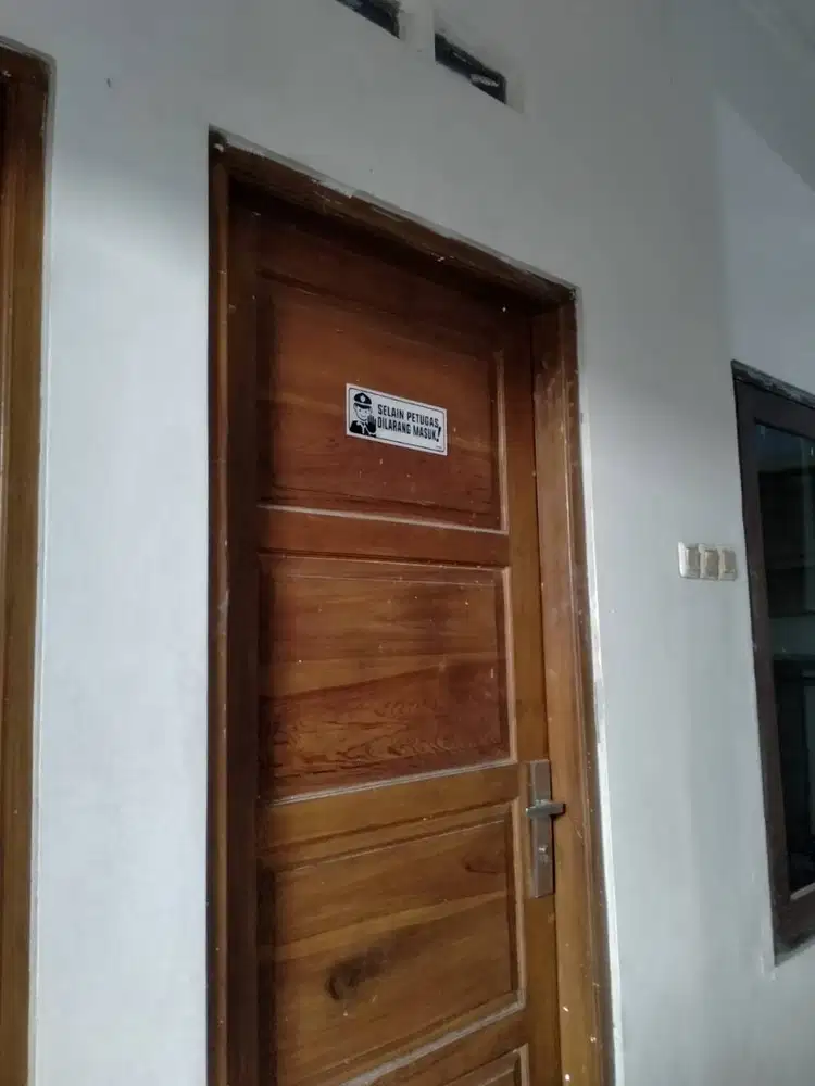 Dikontrakkan rumah 4 KT di Proliman Ketandan cocok untuk kost.