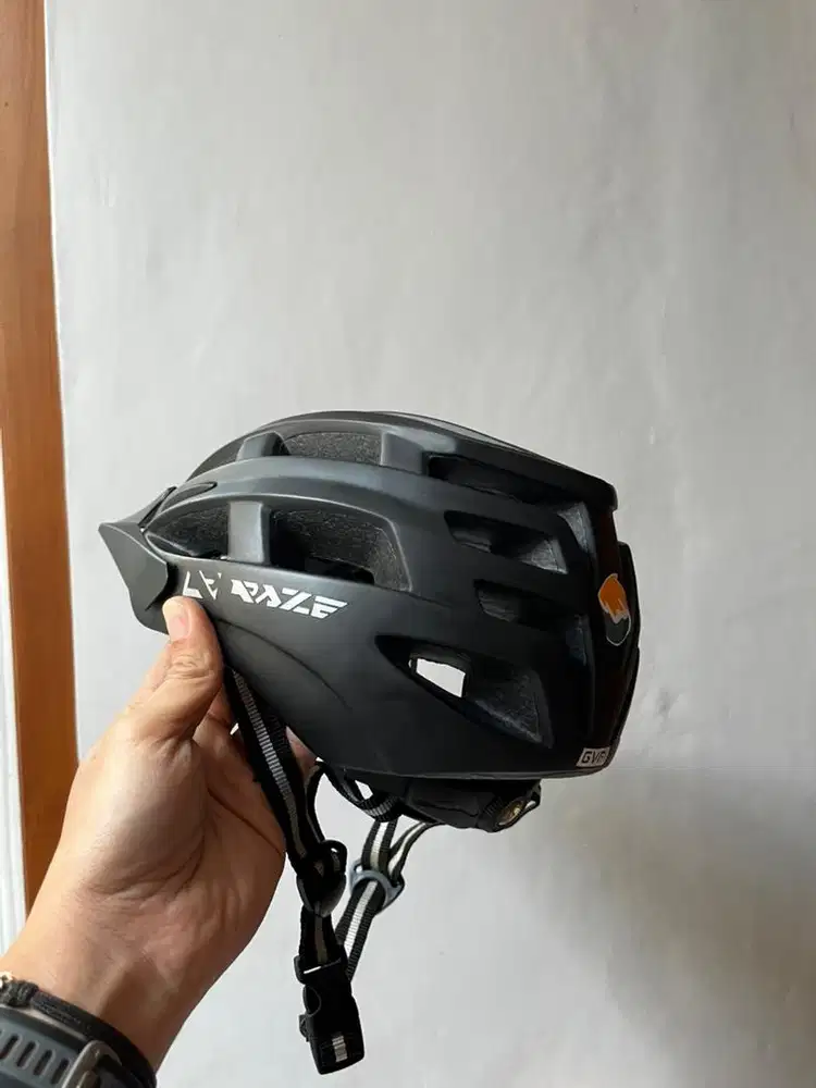 Helm Sepeda aero dinamis