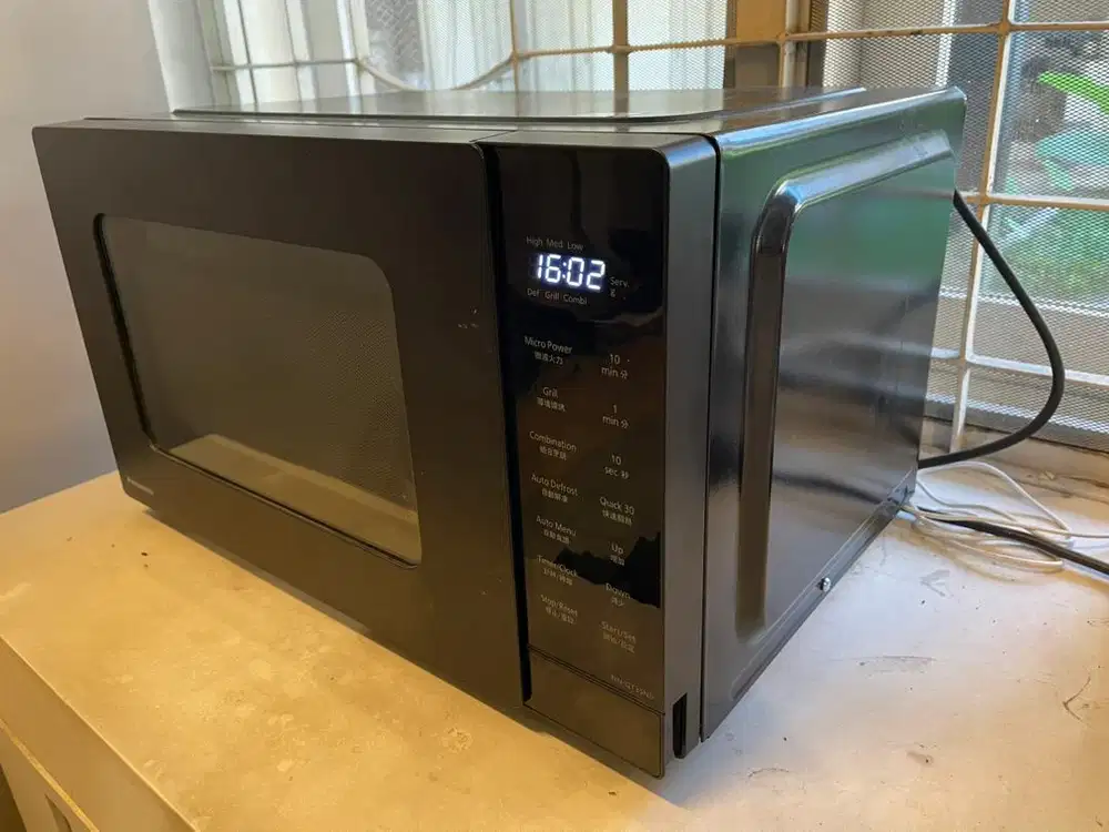 Microwave panasonic 99% baru panggang