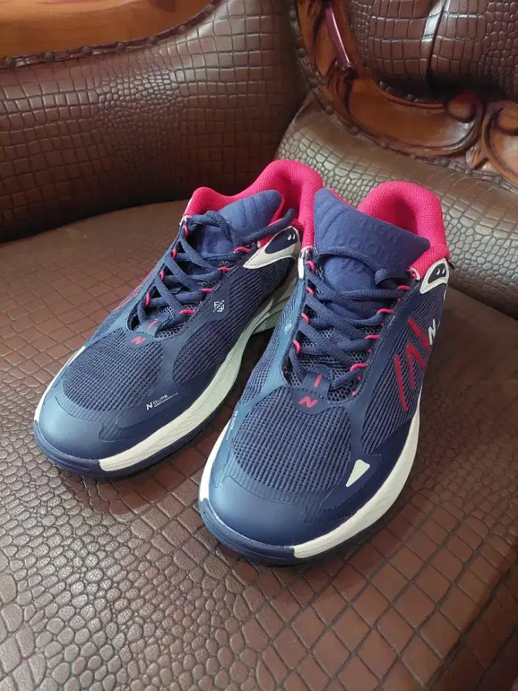 sepatu olah raga new balance VB 01