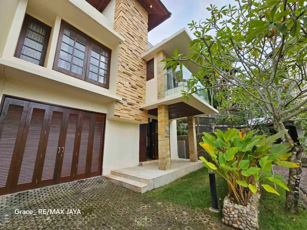 Luxury Villa dalam Komplek Villa, dekat Four Season Hotel