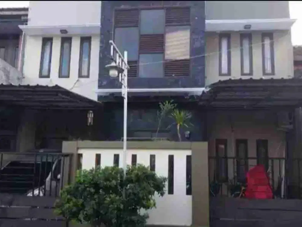 RUMAH DI PERUM JATI RAYA INDAH PEDALANGAN BANYUMANIK SEMARANG