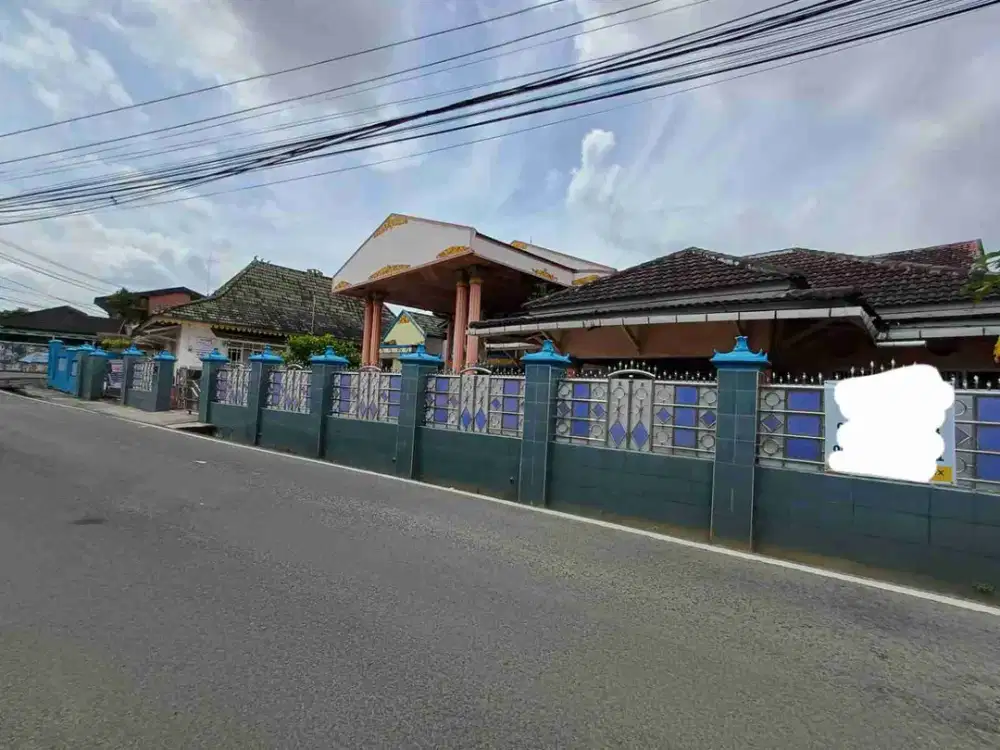 Dijual Cepat Rumah Besar Bonus Kolam Renang di Ilir Barat 1 Palembang