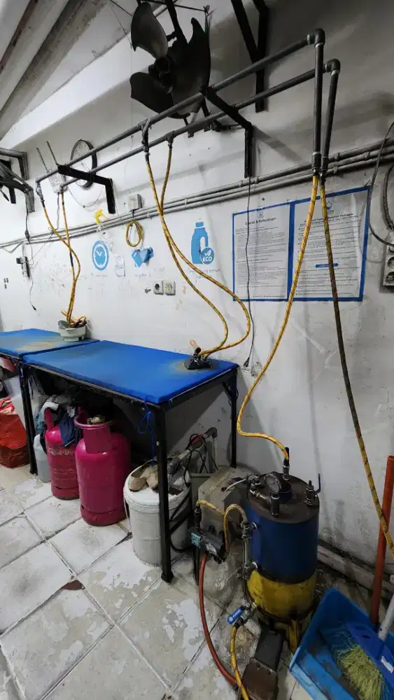 Meja setrika uap dan boiler