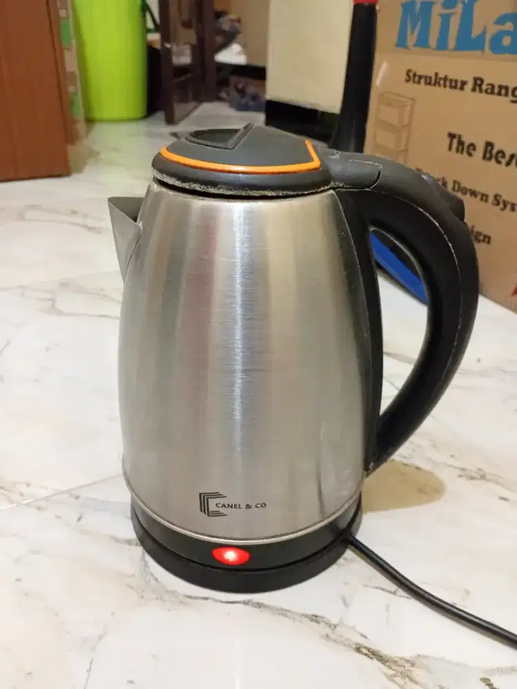 Teko Listrik 1,5 Liter